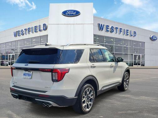 White Metallic 2025 Ford Explorer Platinum