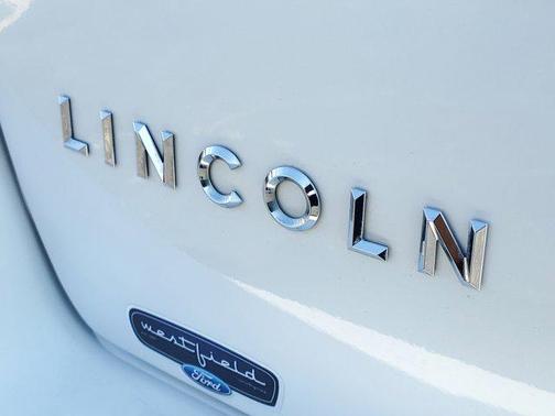 2014 Lincoln MKX Base