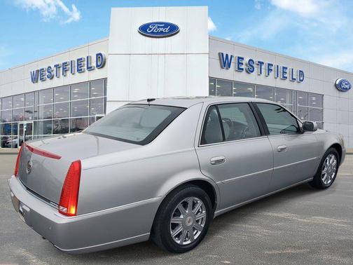 2008 Cadillac DTS Base