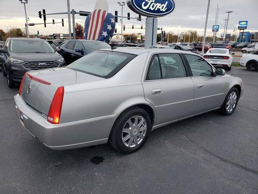 2008 Cadillac DTS Base