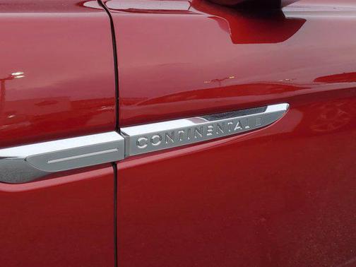 2017 Lincoln Continental Reserve