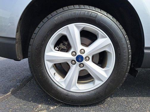 2021 Ford Edge SE