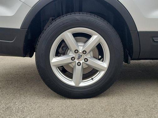 2019 Ford Explorer Base