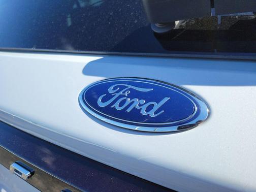 SPACE WHITE METALLIC 2025 Ford Explorer ACTIVE