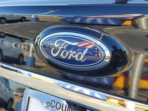 2020 Ford Edge SE