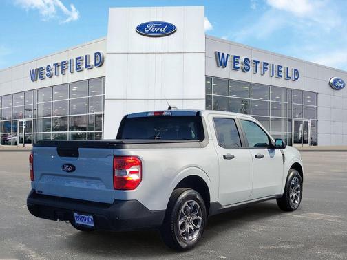 Space White Metallic 2025 Ford Maverick XLT