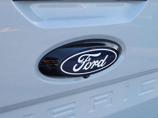 Space White Metallic 2025 Ford Maverick XLT