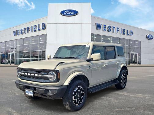 Desert Sand 2025 Ford Bronco Outer Banks