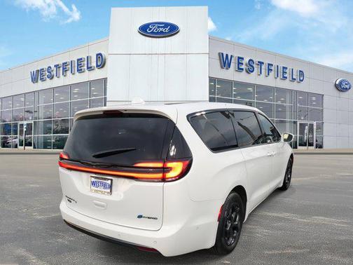 2022 Chrysler Pacifica Hybrid Limited