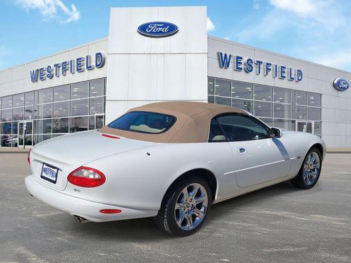 2000 Jaguar XK8 2dr Convertible