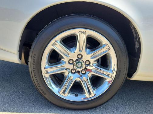 2000 Jaguar XK8 2dr Convertible