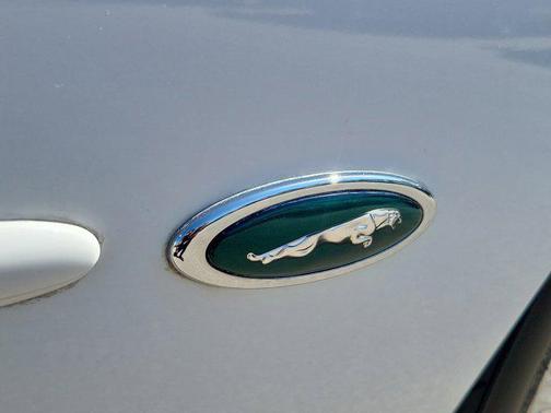2000 Jaguar XK8 2dr Convertible