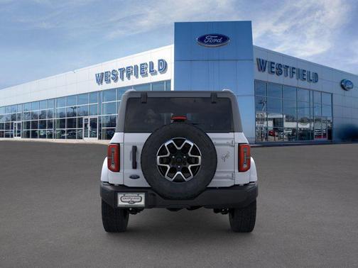 Oxford White 2026 Ford Bronco Outer Banks