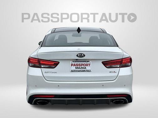 Snow White Pearl 2018 Kia Optima SX Turbo