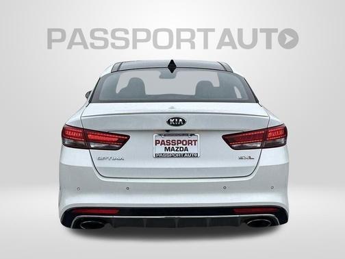 Snow White Pearl 2018 Kia Optima SX Turbo