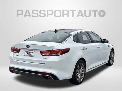 Snow White Pearl 2018 Kia Optima SX Turbo