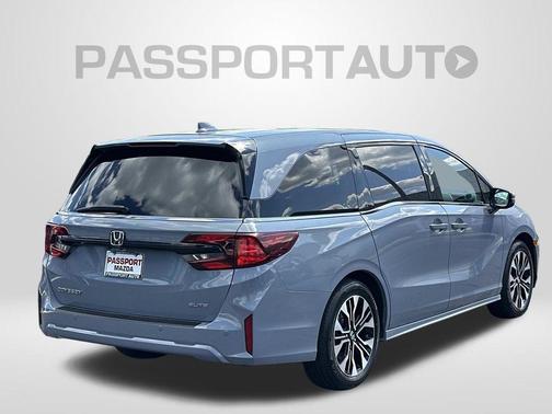 Sonic Gray Pearl 2026 Honda Odyssey Elite