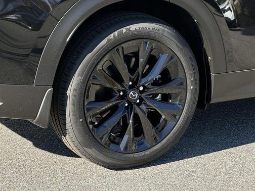 2025 Mazda CX-90 Premium