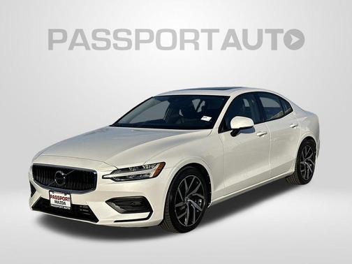 2020 Volvo S60 T6 Momentum