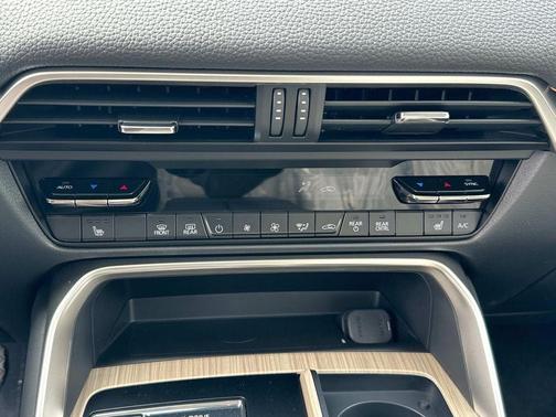 2025 Mazda CX-70 PHEV Premium Package