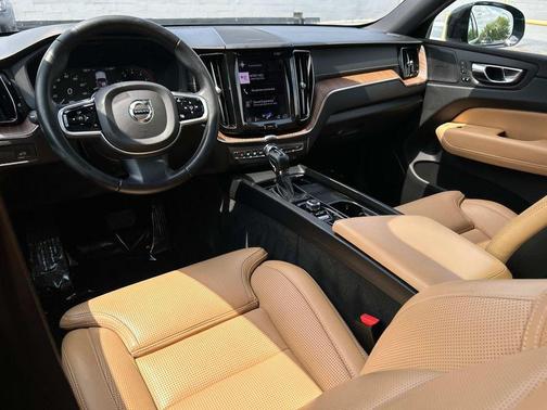 2021 Volvo XC60 T5 Inscription