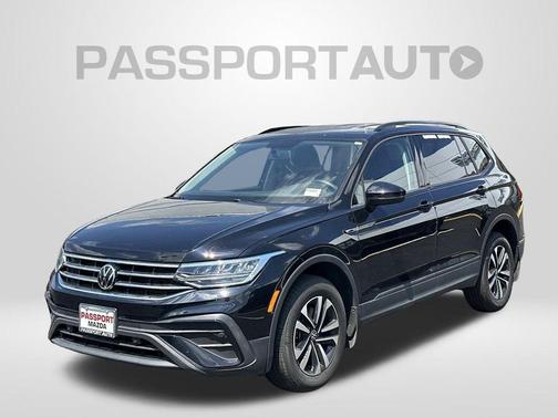 Deep Black Pearl Effect 2022 Volkswagen Tiguan 2.0T S