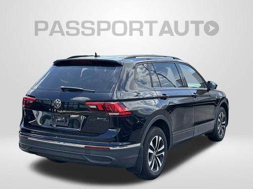 Deep Black Pearl Effect 2022 Volkswagen Tiguan 2.0T S