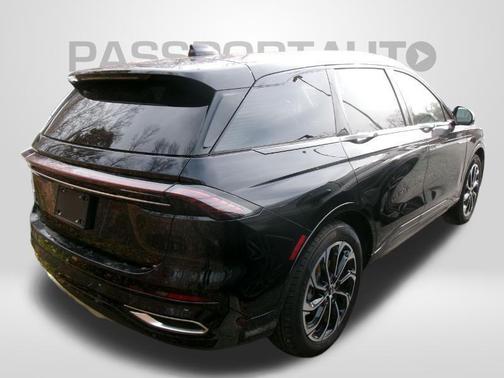 2025 Lincoln Nautilus Reserve