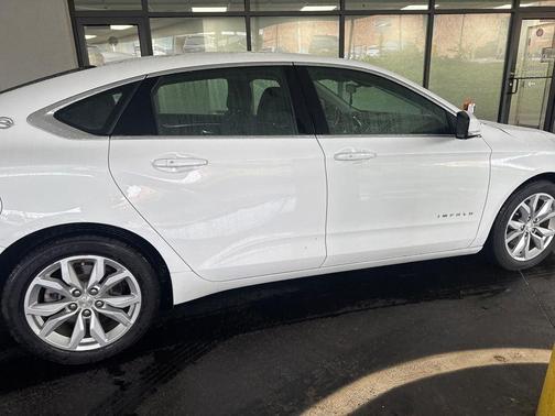 Summit White 2019 Chevrolet Impala 1LT