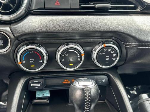 2022 Mazda MX-5 Miata RF Grand Touring