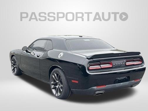 Pitch Black Clearcoat 2023 Dodge Challenger GT