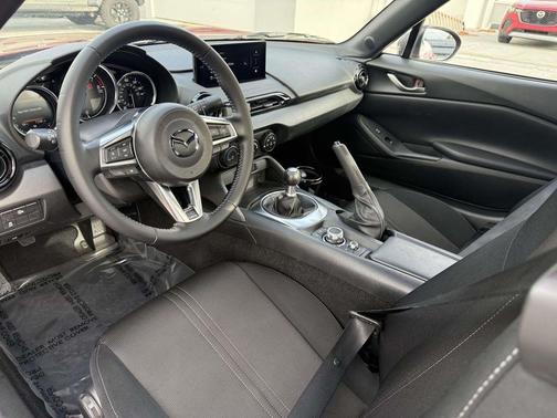2024 Mazda MX-5 Miata Sport