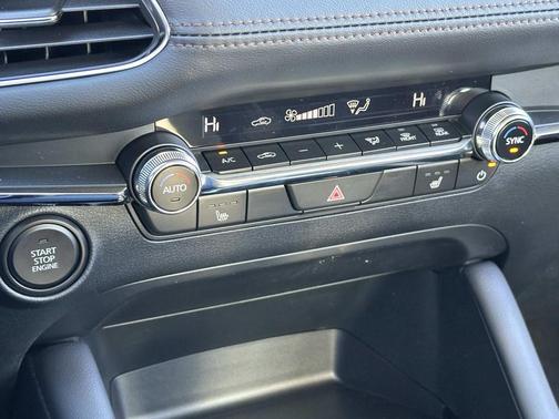 2025 Mazda Mazda3 FWD w/Preferred Package
