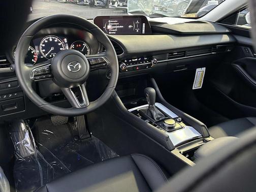 2025 Mazda Mazda3 FWD w/Preferred Package