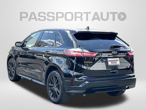 Agate Black Metallic 2023 Ford Edge ST Line