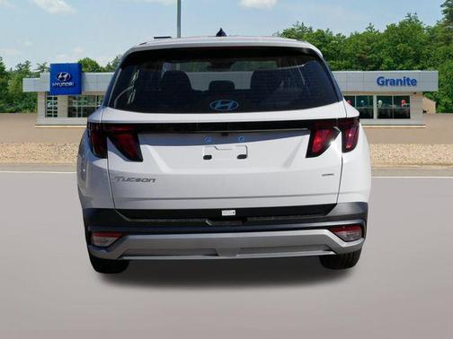 2025 Hyundai TUCSON SE