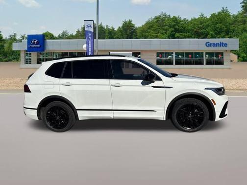 2022 Volkswagen Tiguan 2.0T SE R-Line Black