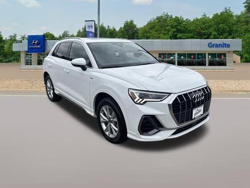 2024 Audi Q3 45 S line Premium