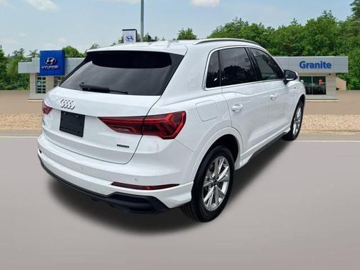 2024 Audi Q3 45 S line Premium