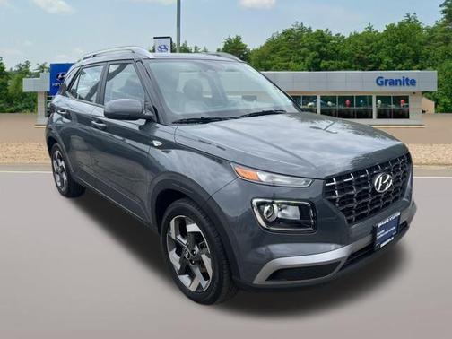 2024 Hyundai VENUE SEL