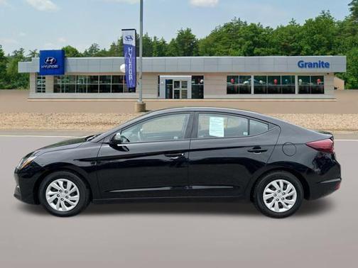 2019 Hyundai ELANTRA SE