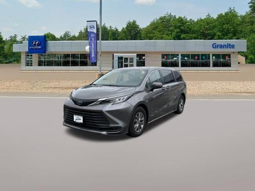 2021 Toyota Sienna LE