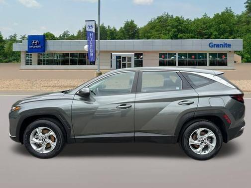 2022 Hyundai TUCSON SE