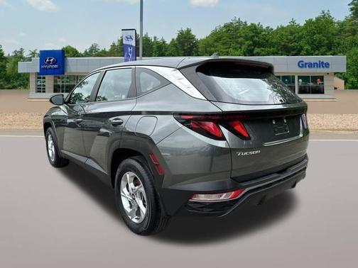 2022 Hyundai TUCSON SE