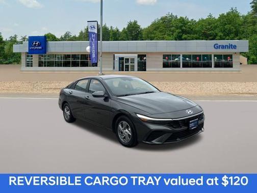 2024 Hyundai ELANTRA SE