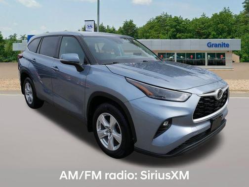 2022 Toyota Highlander LE