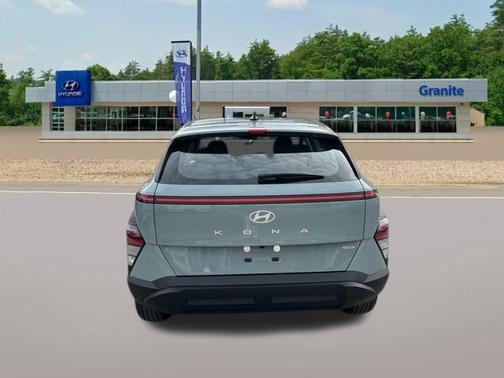 2026 Hyundai KONA SE