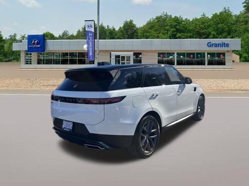 2024 Land Rover Range Rover Sport SE