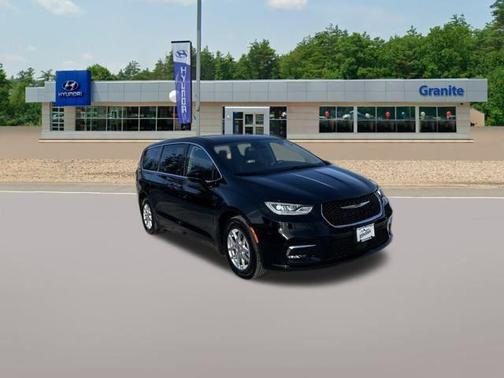 2024 Chrysler Pacifica Touring-L