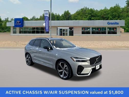 2024 Volvo XC60 Recharge Plug-In Hybrid T8 Ultimate Dark Theme